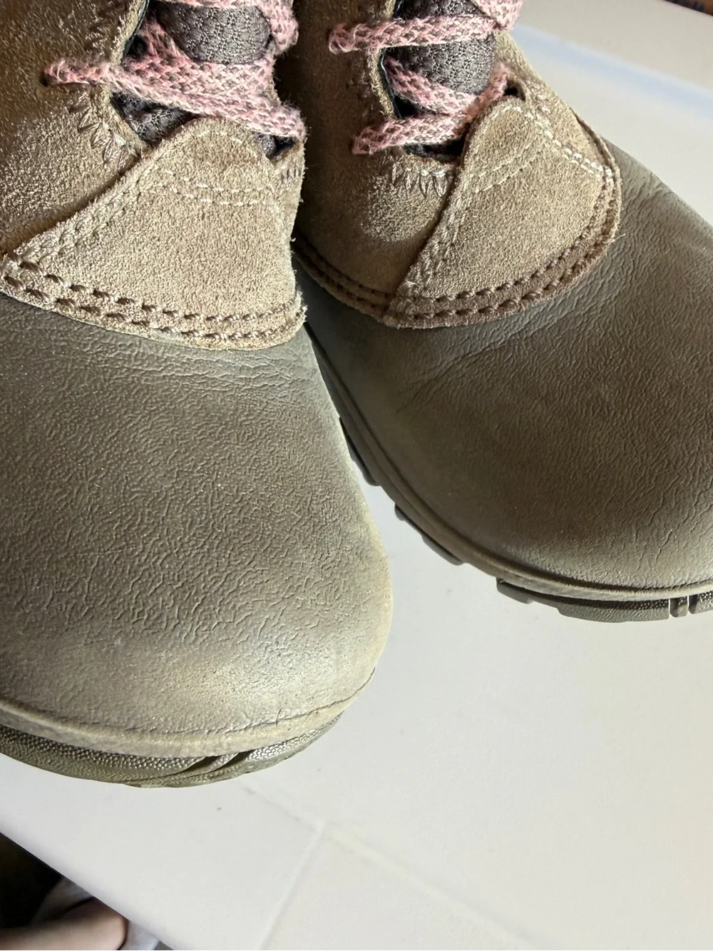 Columbia Brown Taupe & Pink Lace-Up Winter Boots with Faux Fur Collar Girls Sz 3